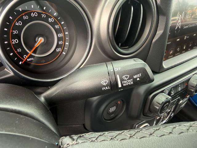 Used 2023 Jeep Gladiator Sport AWD/4WD image 39