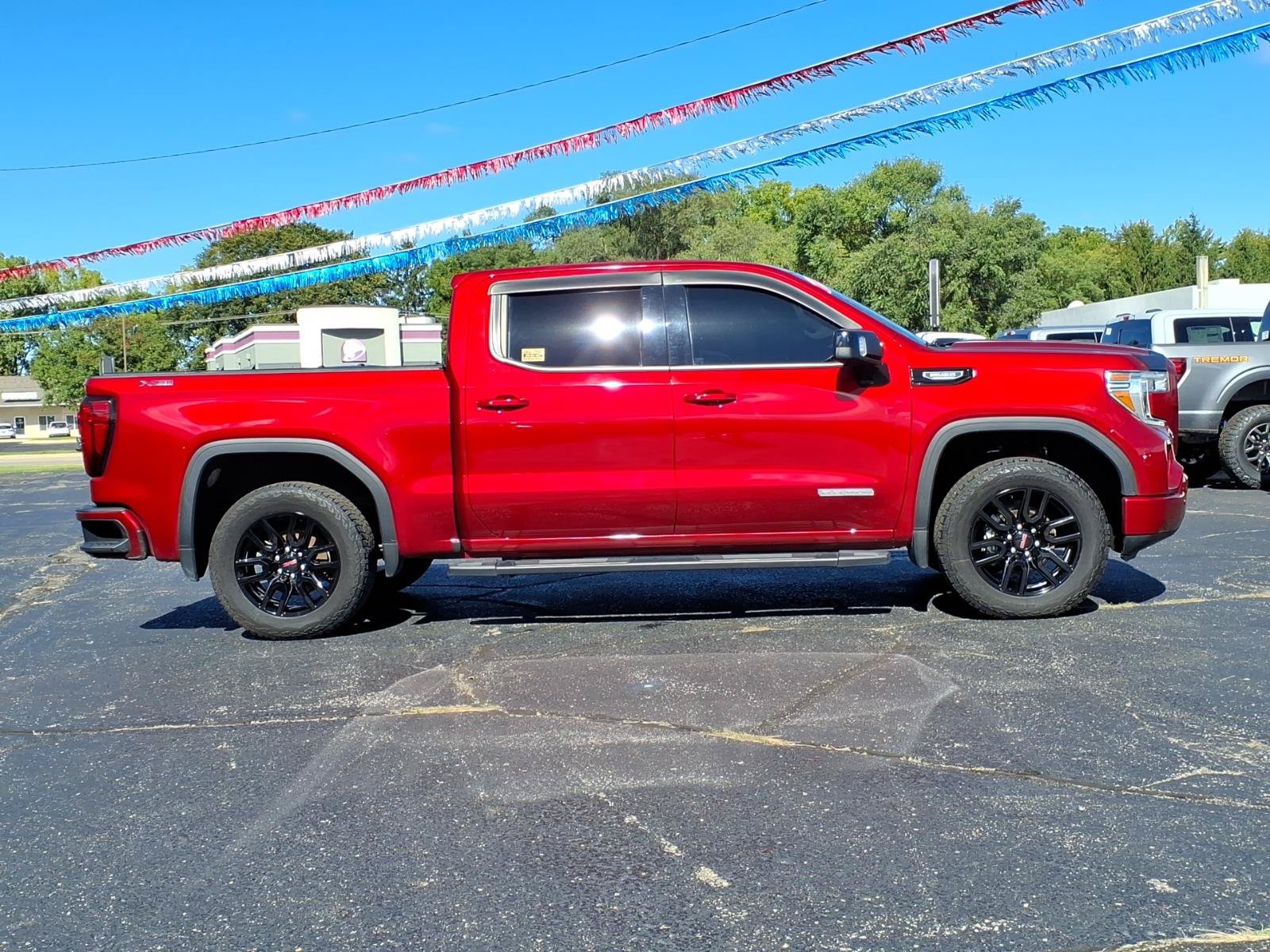 Used 2022 GMC Sierra 1500 Elevation w/ Driver Alert Package I AWD/4WD image 15