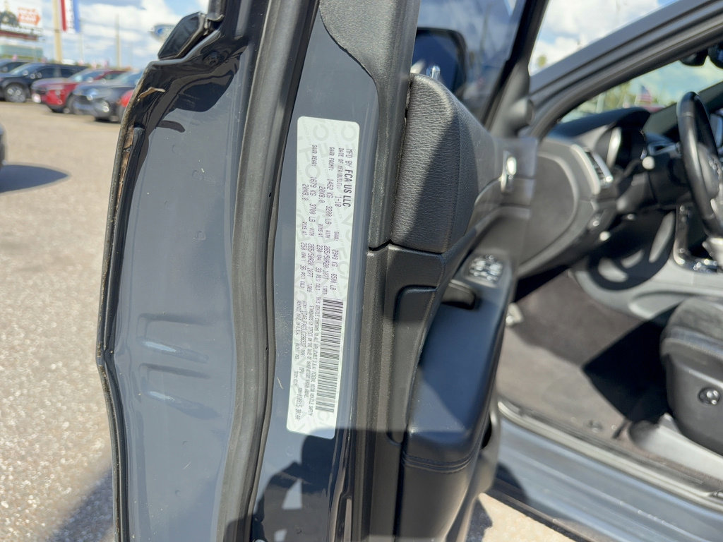 Used 2018 Jeep Grand Cherokee Altitude image 32