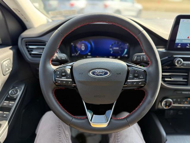 Certified 2022 Ford Escape SEL w/ SEL Stealth AWD Package image 15