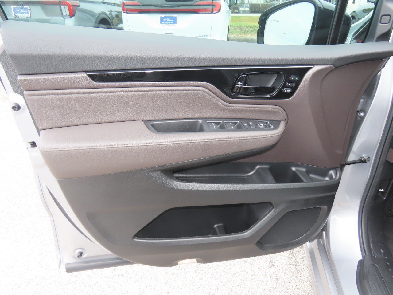 Used 2023 Honda Odyssey Elite image 24