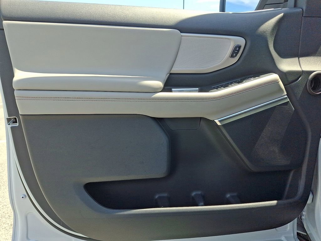Certified 2025 Ford Expedition Active AWD/4WD image 13