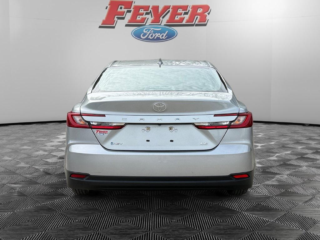 Used 2025 Toyota Camry LE FWD image 4