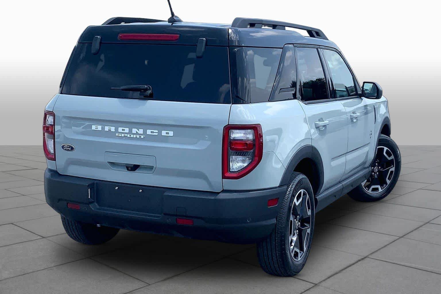 Certified 2022 Ford Bronco Sport Outer Banks w/ Tech Package AWD/4WD image 13