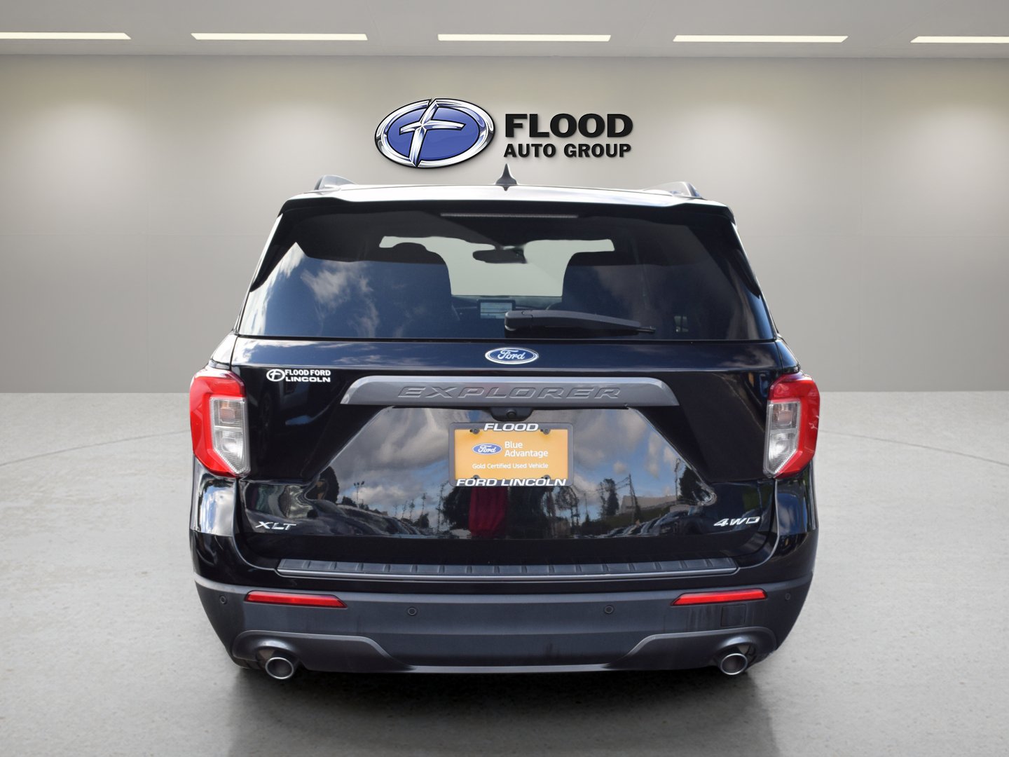 Certified 2024 Ford Explorer XLT w/ Equipment Group 202A AWD/4WD image 5