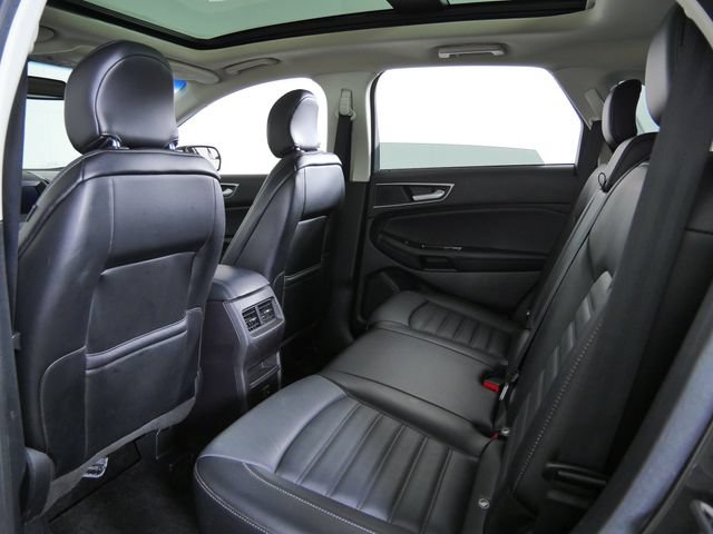 Certified 2018 Ford Edge SEL w/ Canadian Touring Package AWD/4WD image 17