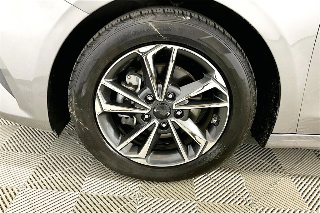 Used 2024 Kia Forte LXS image 7