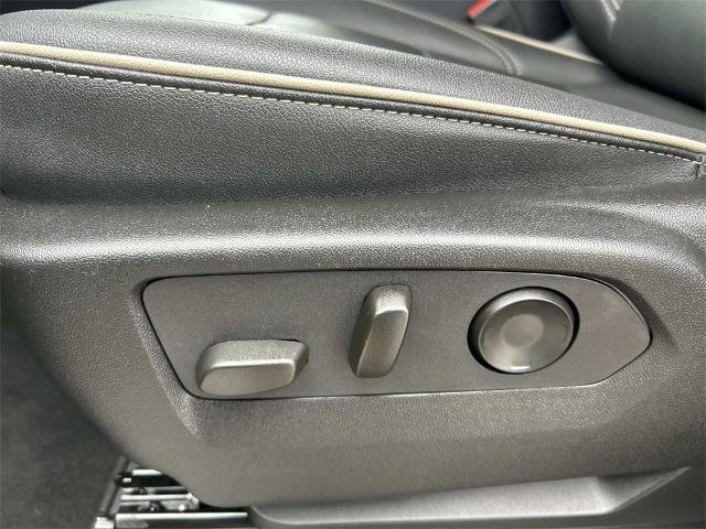 Used 2024 GMC Yukon SLT image 26