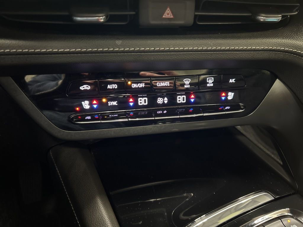 Used 2023 Buick Envision Avenir image 24