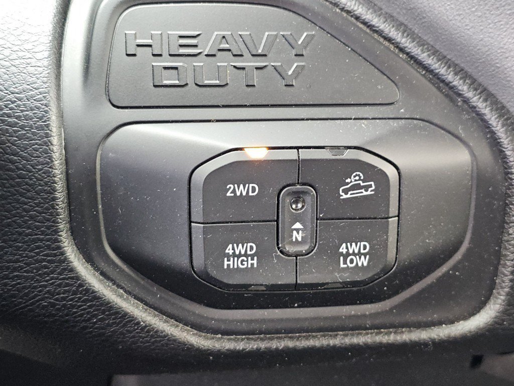 Used 2025 RAM 2500 Big Horn AWD/4WD image 9