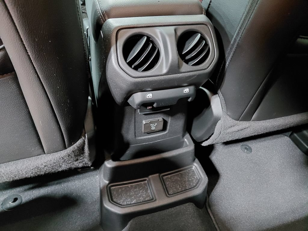 Used 2023 Jeep Wrangler Unlimited Sahara AWD/4WD image 46