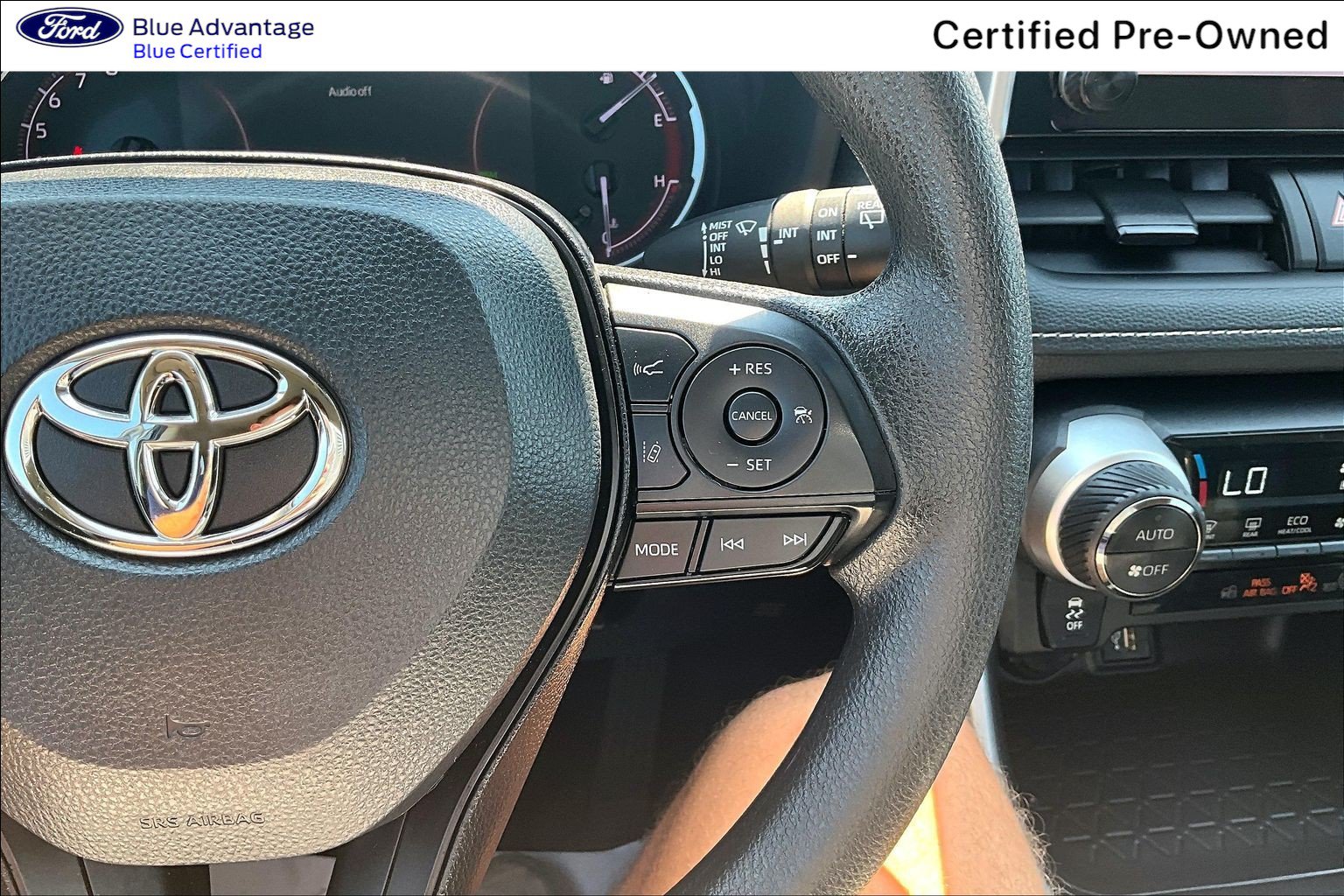 Used 2024 Toyota RAV4 XLE FWD image 23