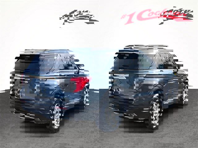 Certified 2022 Ford Explorer XLT w/ Equipment Group 202A image 5