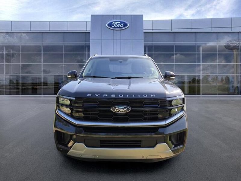 Certified 2025 Ford Expedition Platinum AWD/4WD image 3