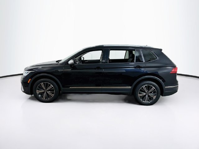 Used 2024 Volkswagen Tiguan Wolfsburg Edition AWD/4WD image 6