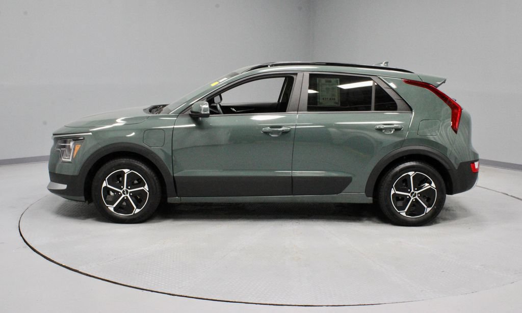 Used 2023 Kia Niro EX w/ EX Cold Weather Package FWD image 7