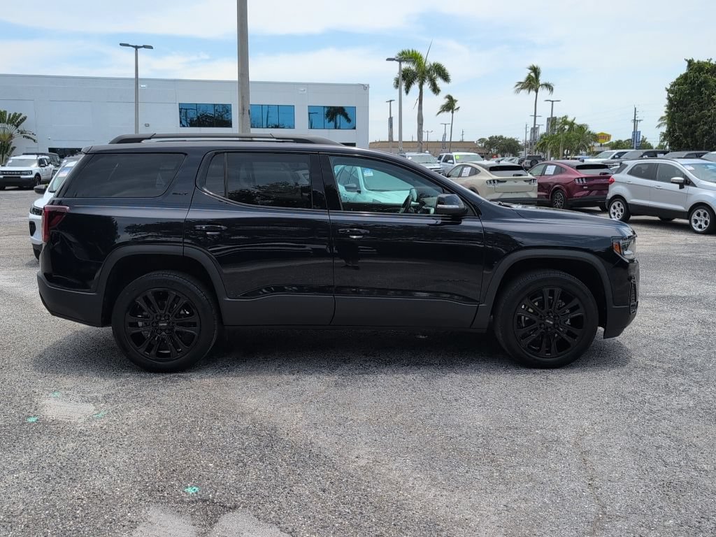 Used 2022 GMC Acadia SLT w/ Elevation Edition FWD image 2