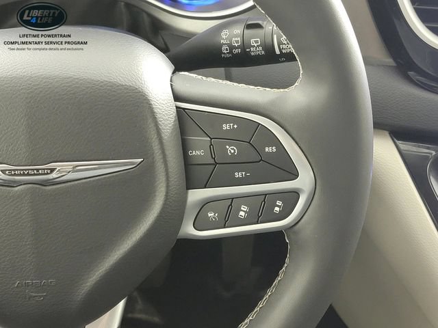 Used 2024 Chrysler Pacifica Touring-L FWD image 27