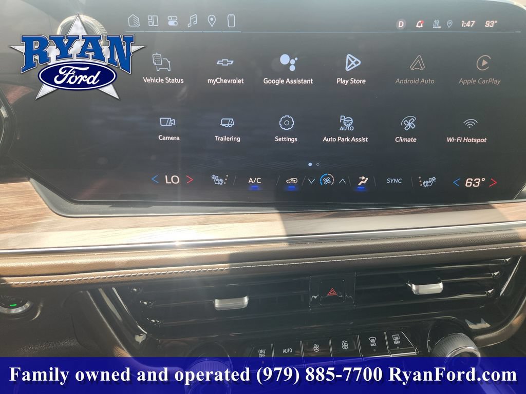 Used 2025 Chevrolet Suburban Z71 w/ Comfort Package AWD/4WD image 12