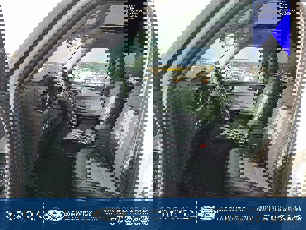 Certified 2022 Ford Explorer XLT w/ Equipment Group 202A image 14