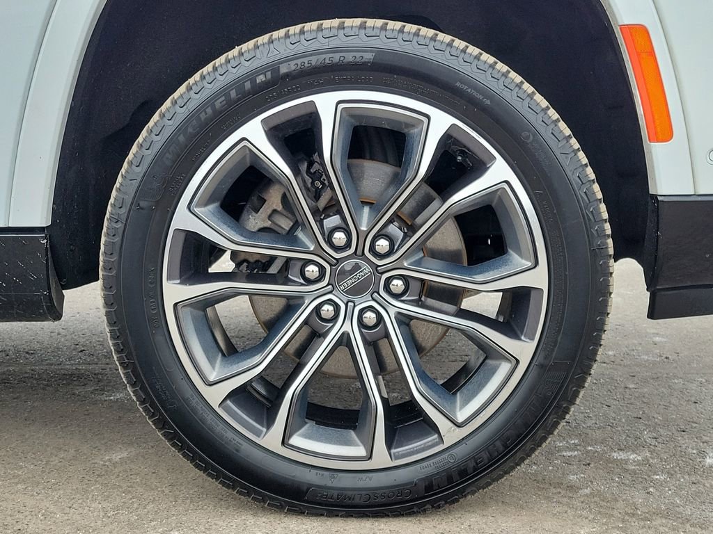 Used 2023 Jeep Grand Wagoneer Series III image 9