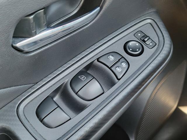 Used 2025 Nissan Versa SV image 23