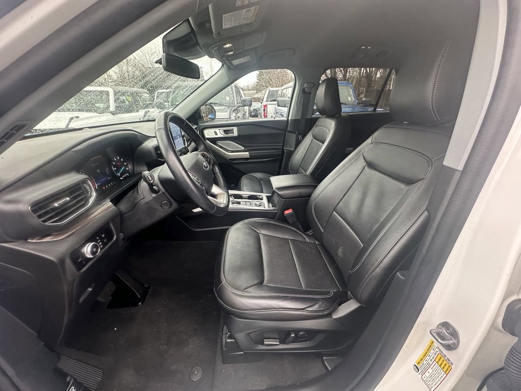 Certified 2022 Ford Explorer Limited w/ Limited Technology Package AWD/4WD image 7
