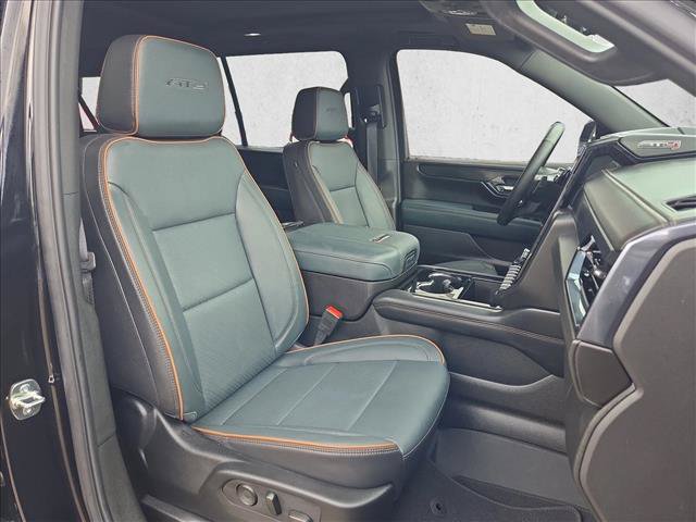 Used 2025 GMC Yukon XL AT4 w/ AT4 Premium Package AWD/4WD image 21