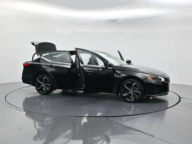 Used 2024 Nissan Altima 2.5 SR FWD image 50