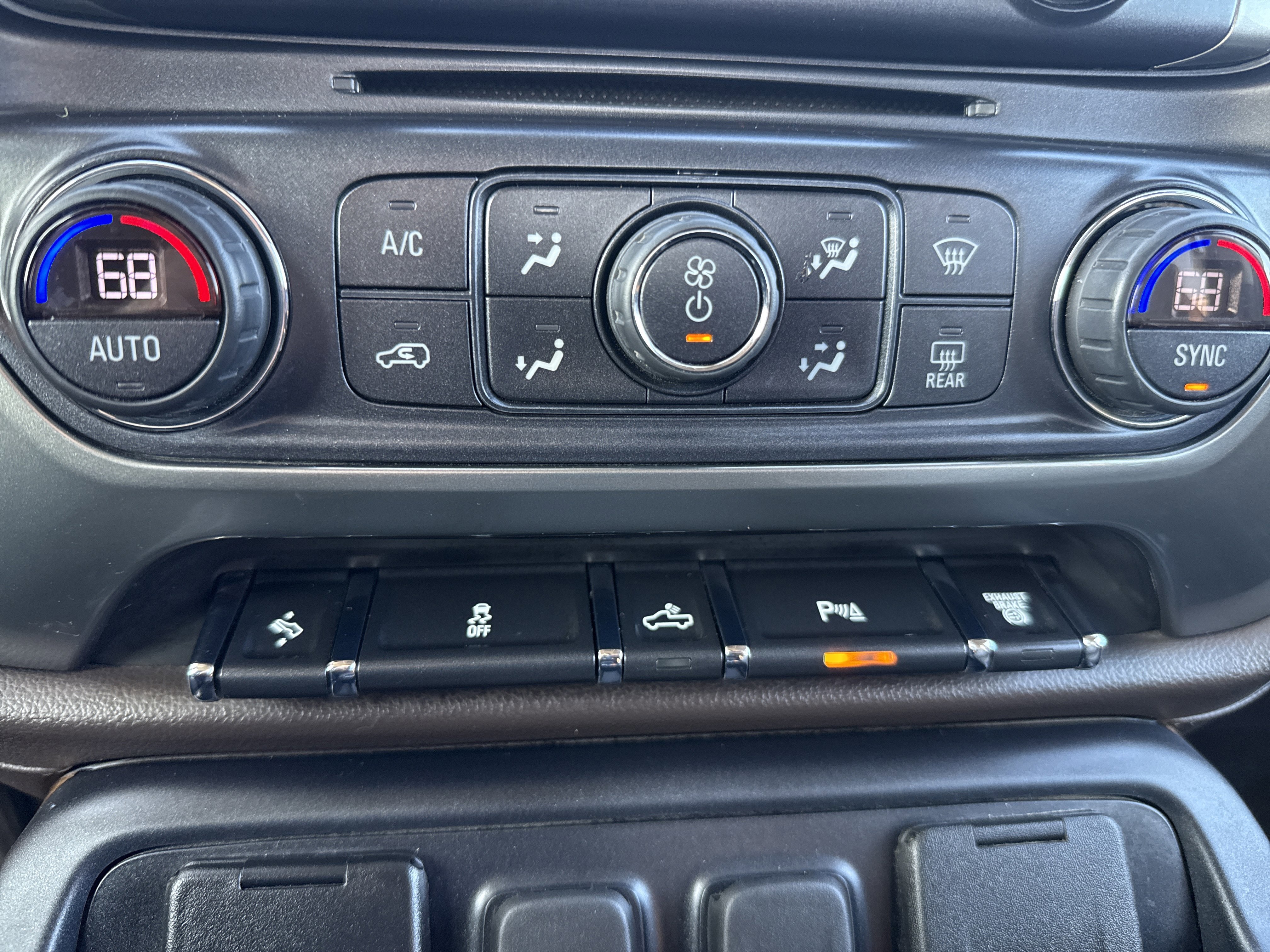 Used 2019 Chevrolet Silverado 3500 LTZ w/ Duramax Plus Package image 21