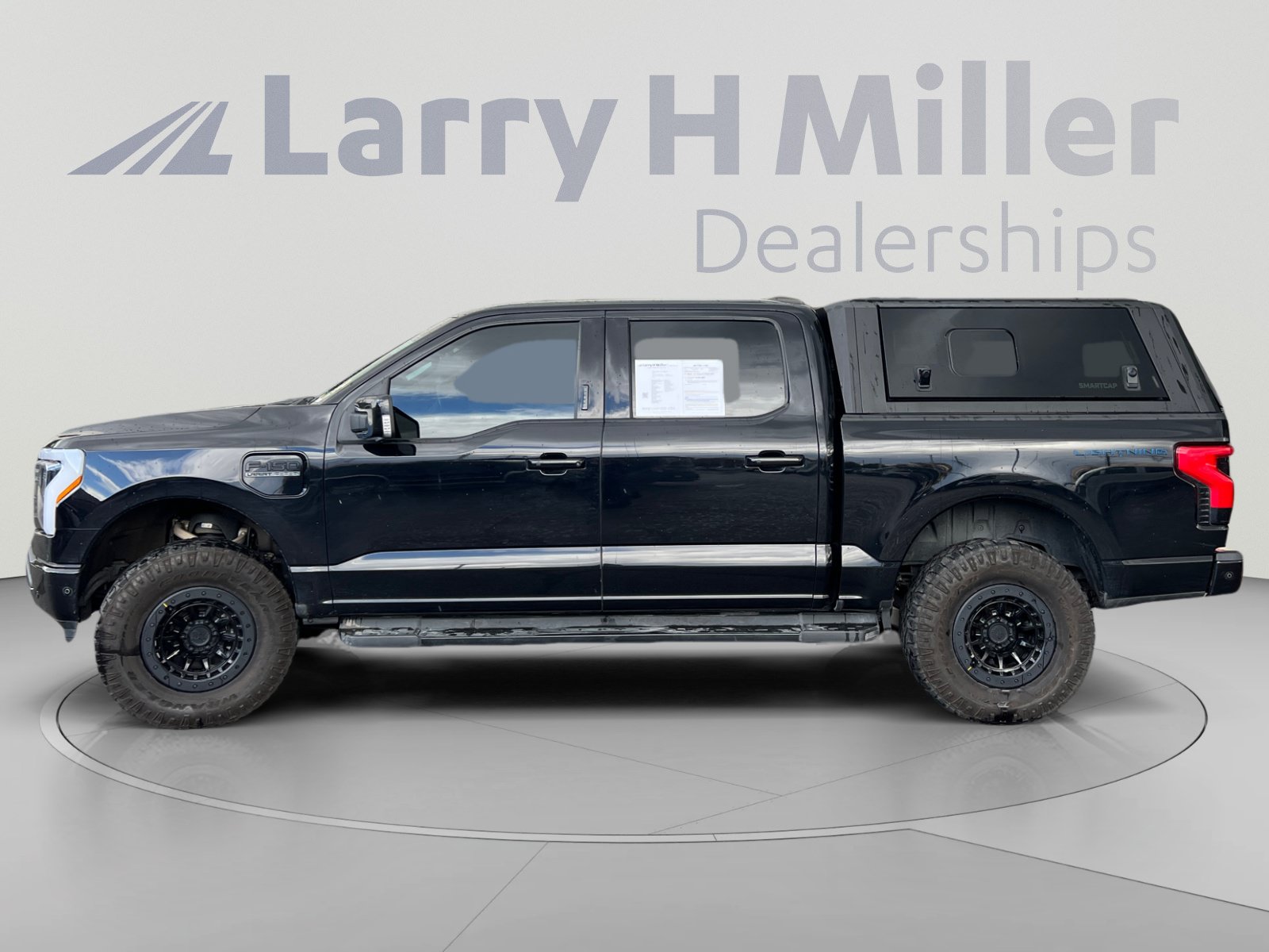 Certified 2022 Ford F150 Lightning Lariat w/ Tow Technology Package AWD/4WD image 2
