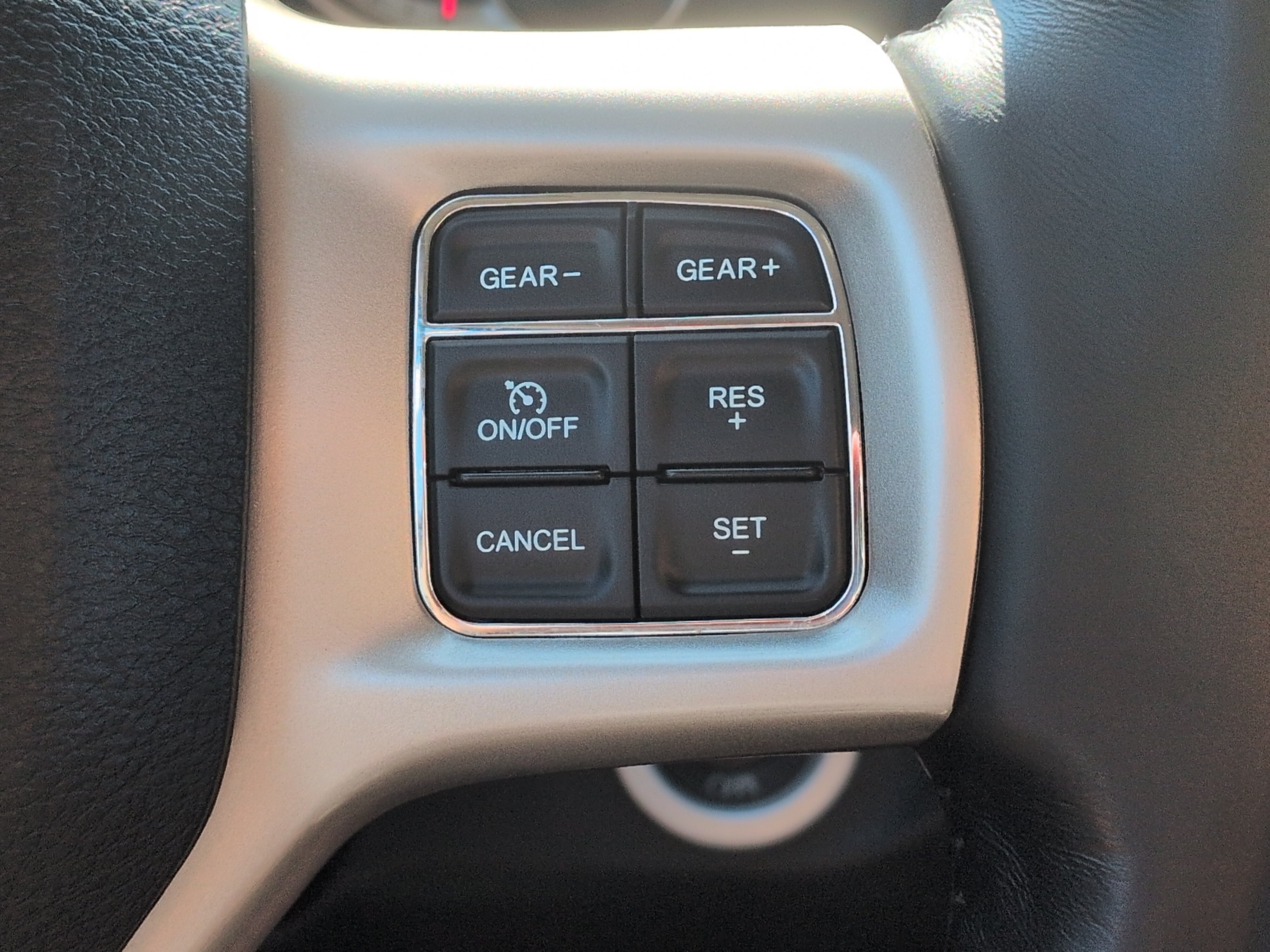 Used 2017 RAM 1500 Laramie w/ Convenience Group AWD/4WD image 25