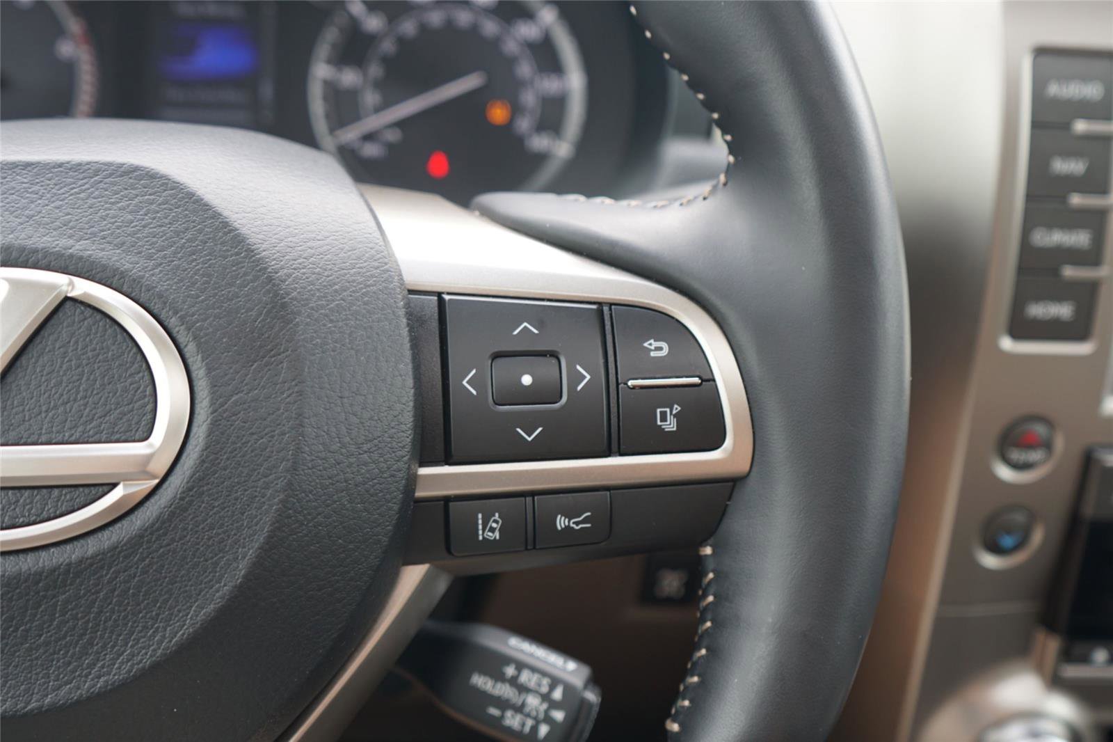 Used 2021 Lexus GX 460 Luxury w/ Off Road Package AWD/4WD image 17