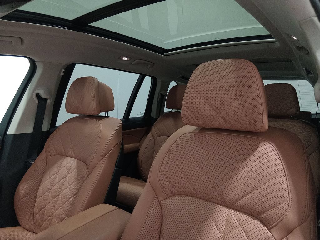 Used 2024 BMW X7 xDrive40i w/ Premium Package AWD/4WD image 16