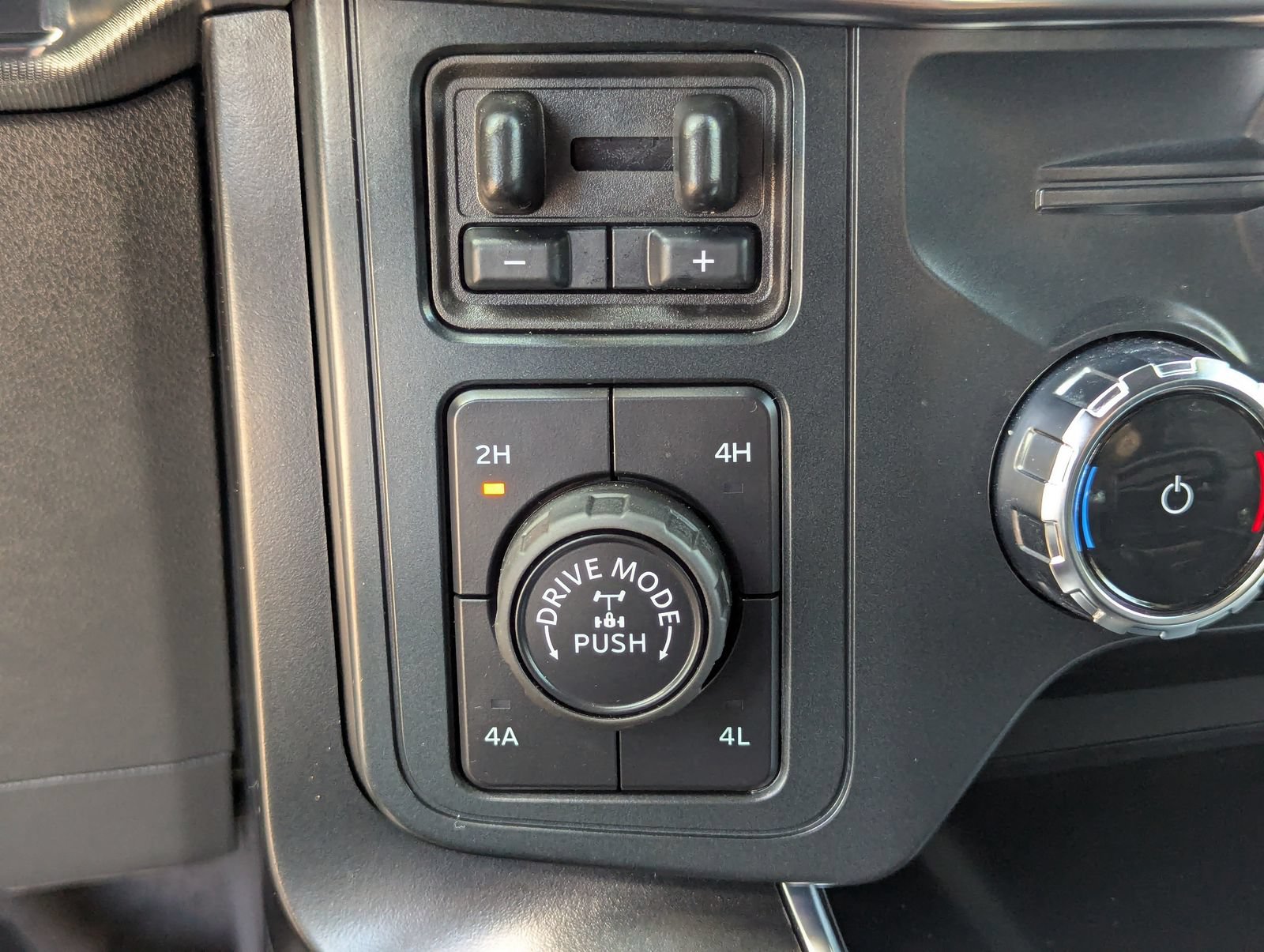 Certified 2025 Ford F150 Raptor AWD/4WD image 31