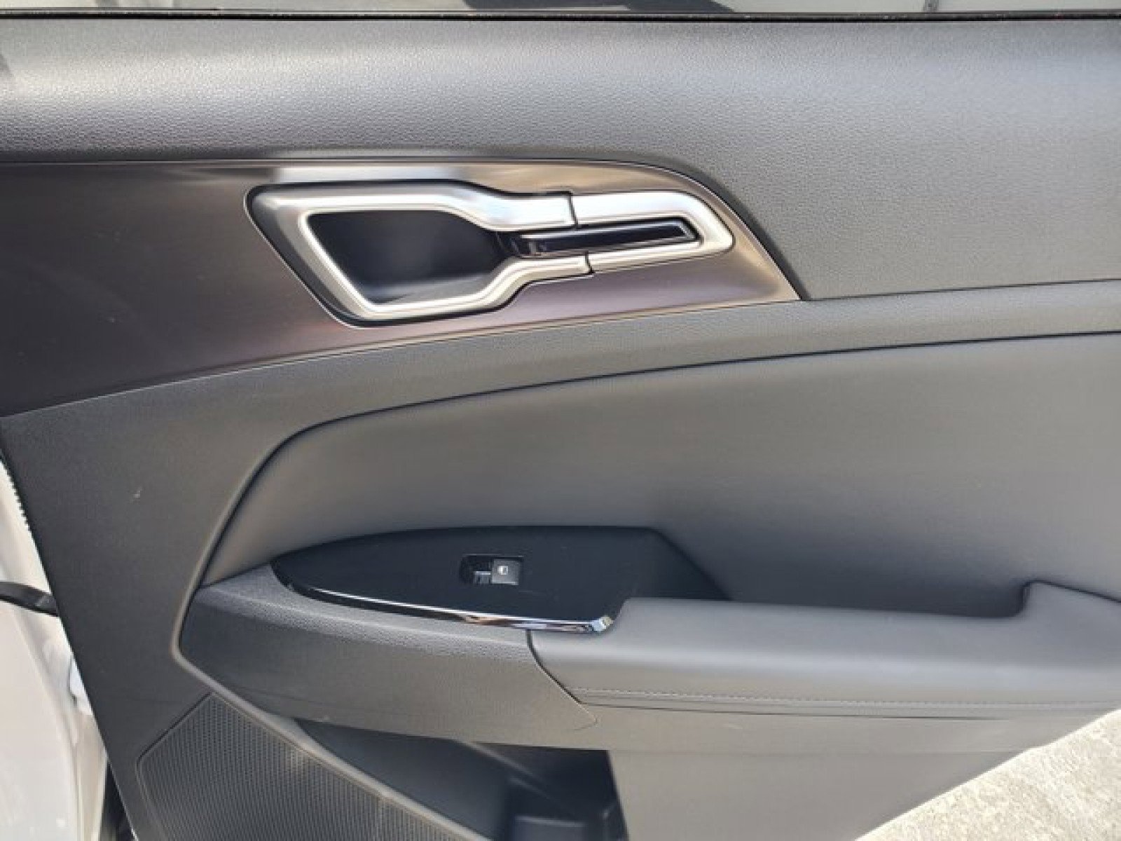 Used 2024 Kia Sportage EX image 32