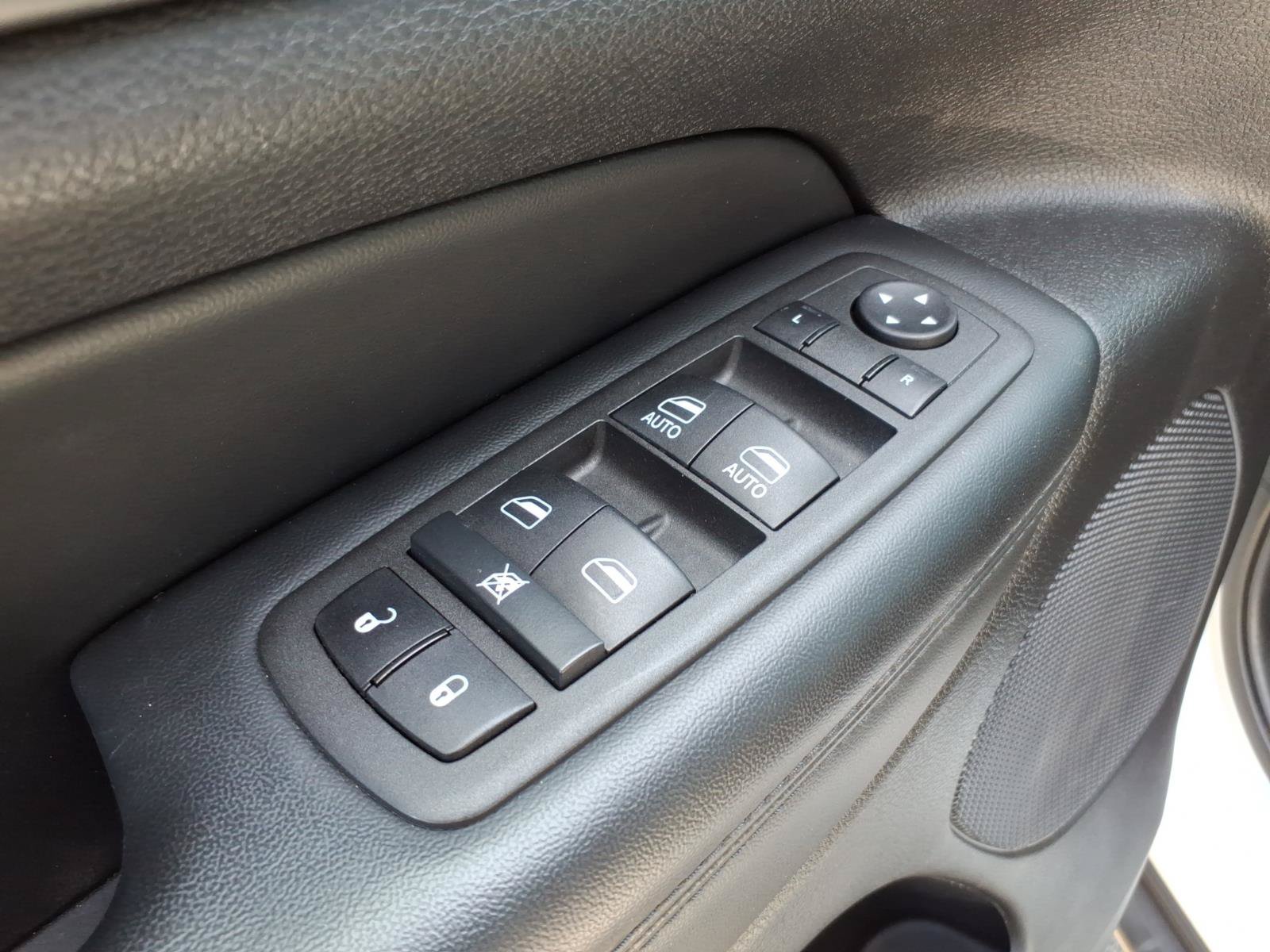 Used 2022 Jeep Grand Cherokee Laredo X AWD/4WD image 14