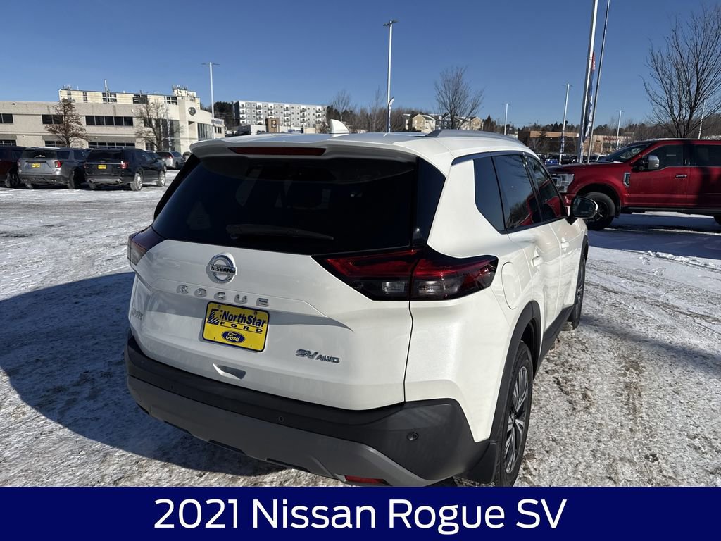 Used 2021 Nissan Rogue SV image 3
