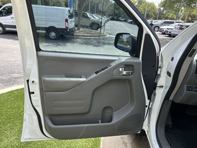 Used 2019 Nissan Frontier SV AWD/4WD image 9