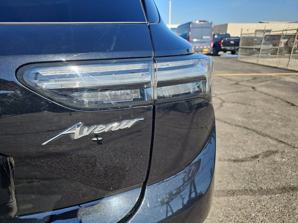 Used 2021 Buick Envision Avenir w/ Technology Package II AWD/4WD image 35