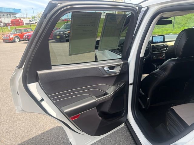 Certified 2022 Ford Escape Titanium w/ Titanium Elite Package AWD/4WD image 24