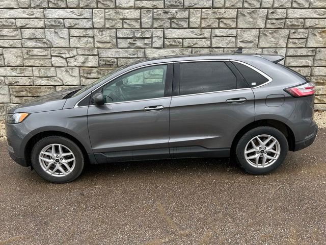 Certified 2024 Ford Edge SEL w/ Convenience Package AWD/4WD image 3
