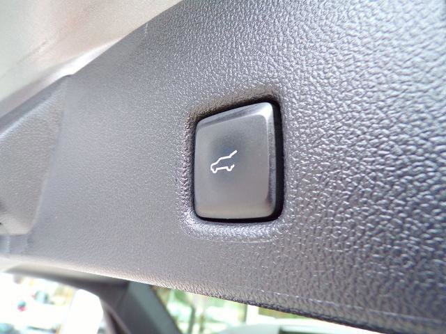 Certified 2022 Ford Escape SEL w/ SEL Stealth AWD Package image 12