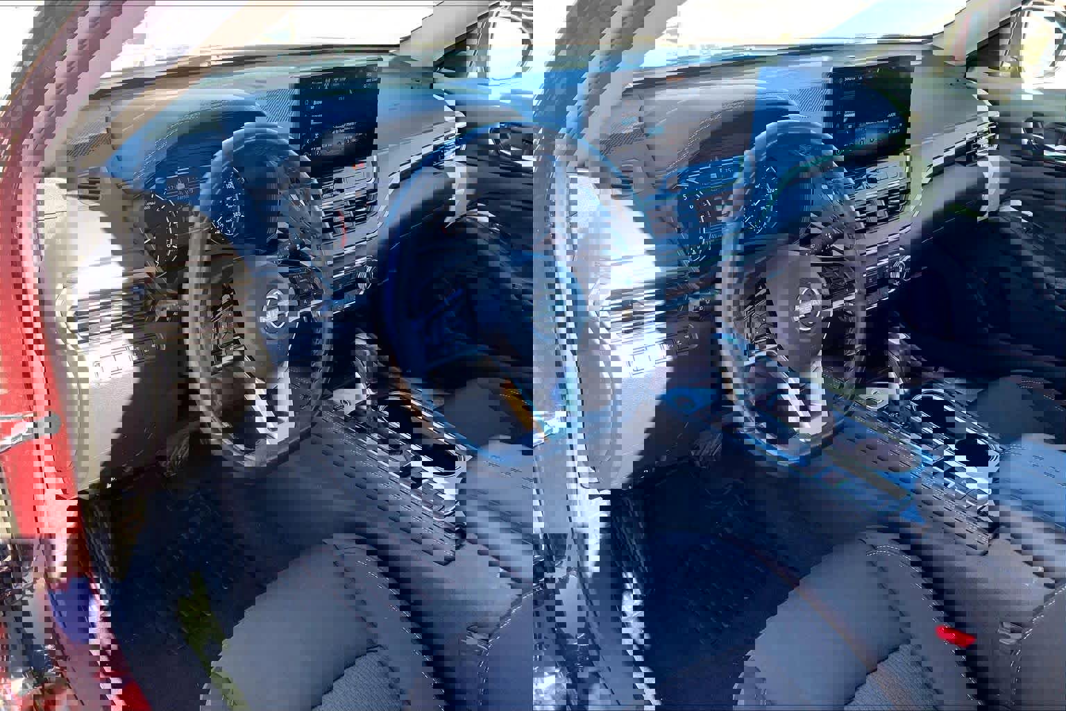 Used 2024 Nissan Altima 2.5 SV w/ SV Premium Package image 17