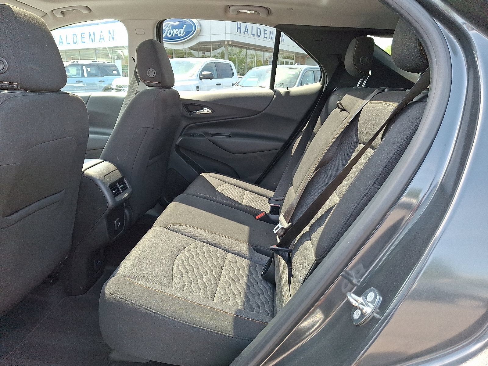 Used 2019 Chevrolet Equinox LT w/ Sun & Navigation Package AWD/4WD image 10