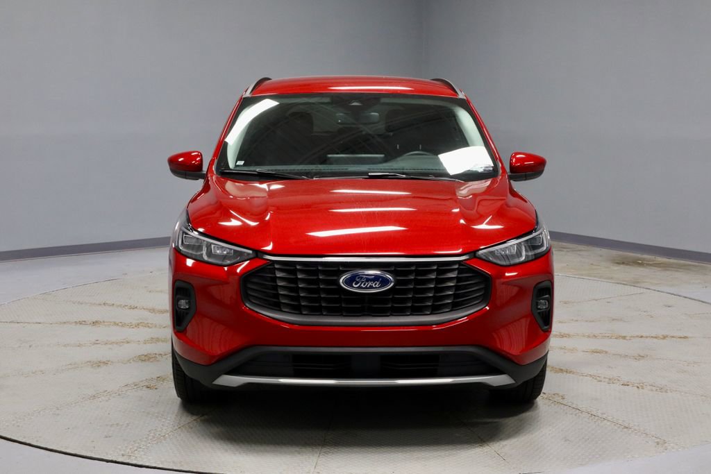 Certified 2025 Ford Escape Platinum w/ Class II Trailer Tow Package AWD/4WD image 8