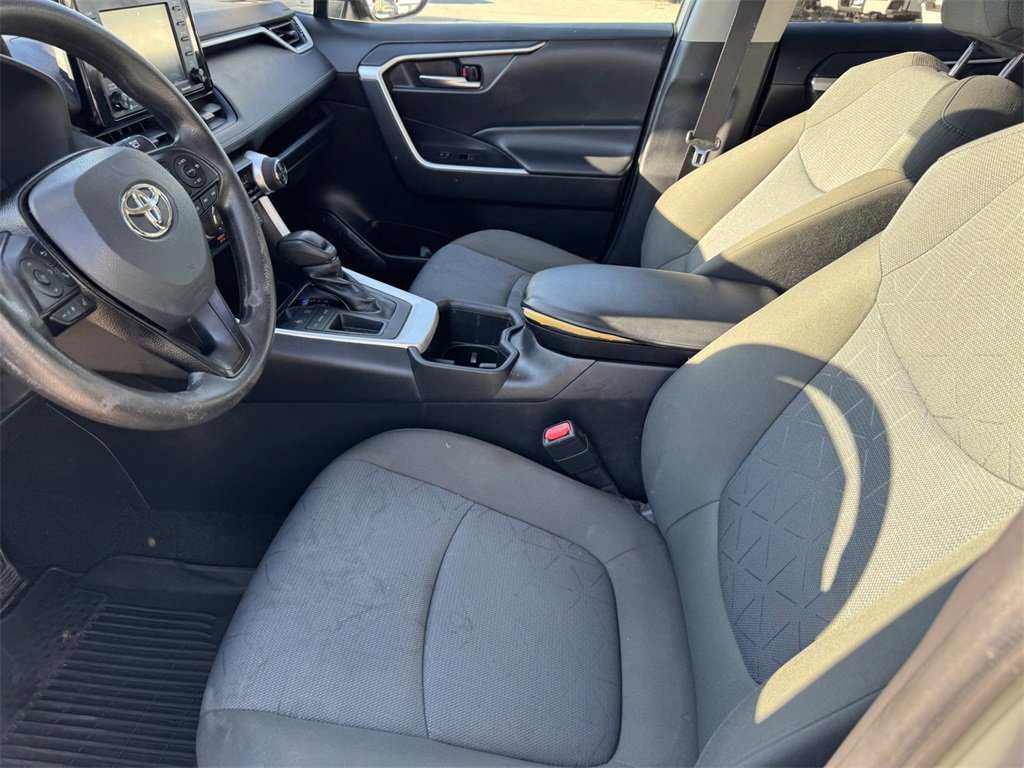 Used 2022 Toyota RAV4 XLE image 11