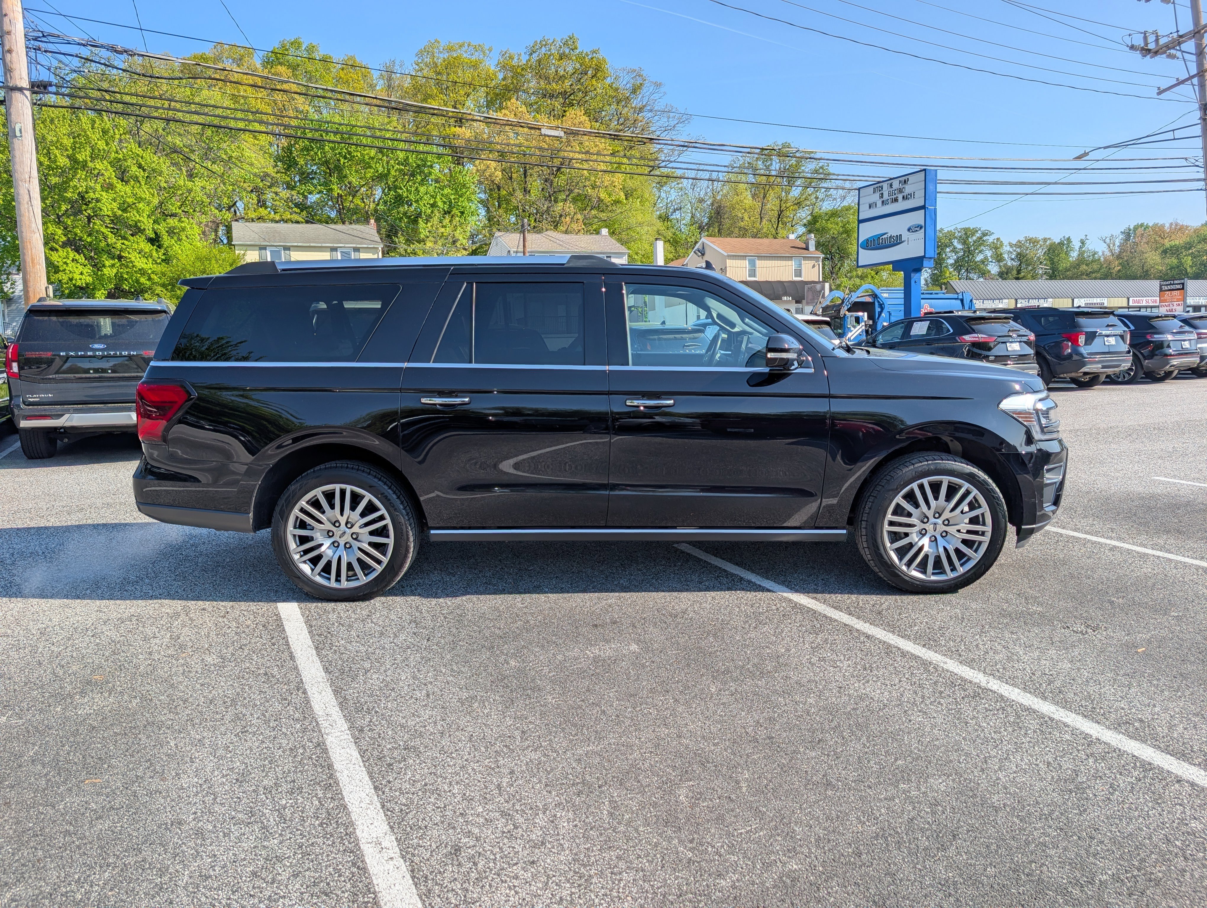 Certified 2022 Ford Expedition Max Limited AWD/4WD image 8