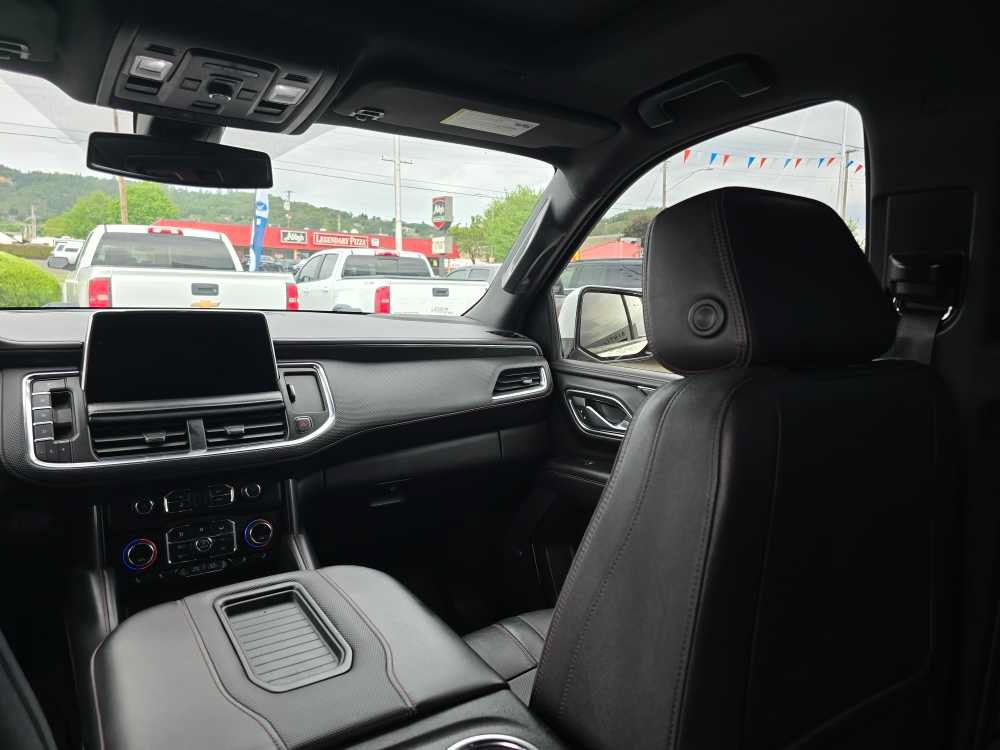 Used 2022 Chevrolet Suburban RST w/ Luxury Package AWD/4WD image 14