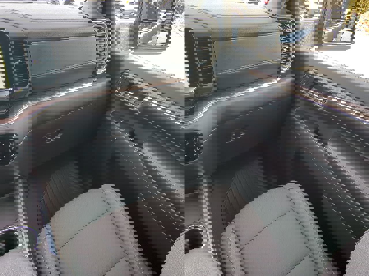 Used 2024 Chevrolet Silverado 2500 LT w/ Convenience Package image 15